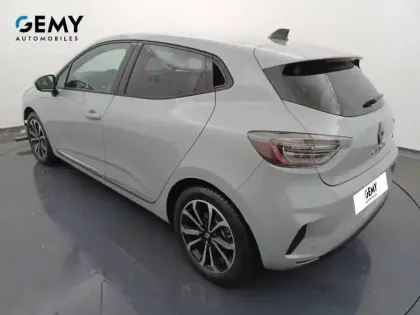 Photo 19 Renault Clio  E-Tech full hybrid 145 ch GSR2