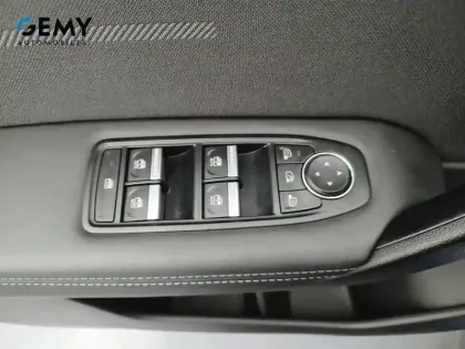 Photo 11 Renault Captur  E-Tech full hybrid 145 ch