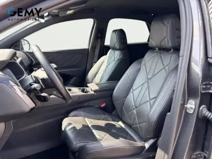 Photo 8 DS DS 7 DS7 Crossback Hybride E-Tense 300 EAT8 4x4
