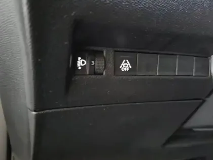 Photo 48 Peugeot 2008  PureTech 130 S&S BVM6