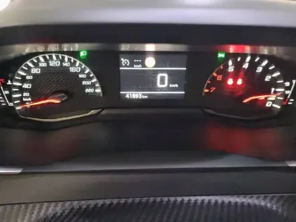 Photo 29 Peugeot 2008  PureTech 130 S&S BVM6