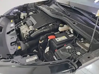 Photo 34 Peugeot 2008  PureTech 130 S&S BVM6