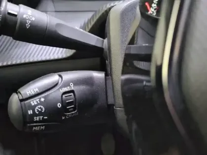 Photo 45 Peugeot 2008  PureTech 130 S&S BVM6