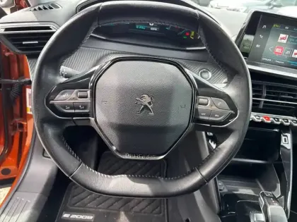 Photo 8 Peugeot 2008  Moteur électrique 136 ch