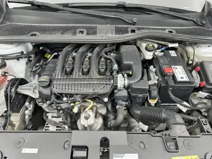 Photo 23 Peugeot 208  PureTech 75 S&S BVM5
