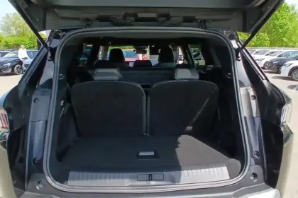 Photo 8 Peugeot 5008  Hybrid 145 ch e-DCS6