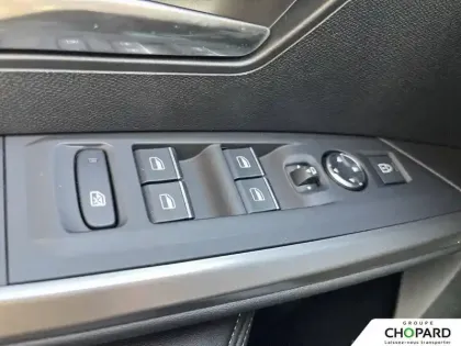 Photo 17 Peugeot 5008  Hybrid 145 ch e-DCS6