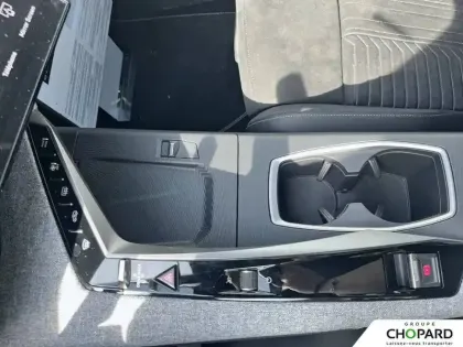 Photo 18 Peugeot 5008  Hybrid 145 ch e-DCS6