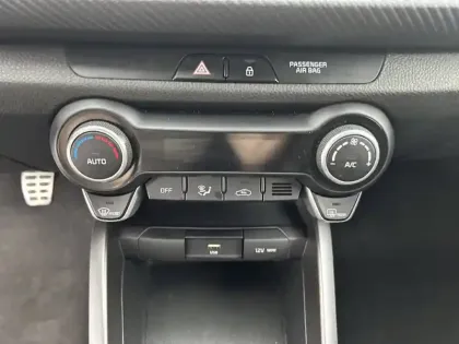 Photo 40 Kia Rio  1.0 T-GDi 100 ch MHEV iBVM6
