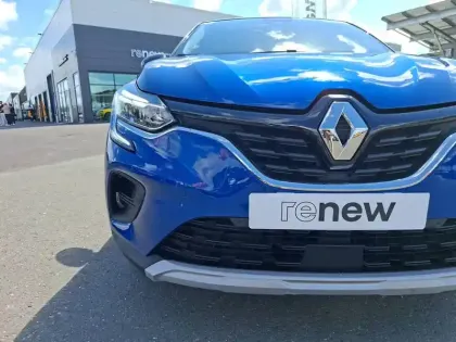 Photo 15 Renault Captur  E-Tech full hybrid 145