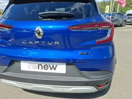 Photo 19 Renault Captur  E-Tech full hybrid 145