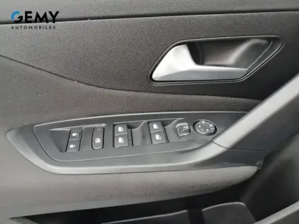 Photo 44 Peugeot 308  PHEV 180 e-EAT8
