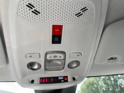 Photo 18 Peugeot 208  Electrique 50 kWh 136ch