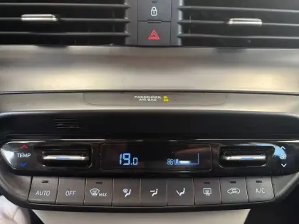 Photo 32 Hyundai Bayon  1.0 T-GDi 100 Hybrid 48V