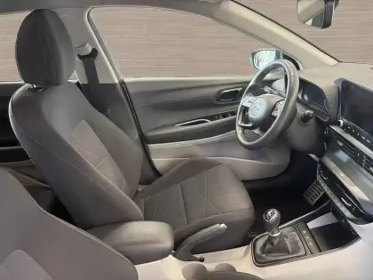 Photo 14 Hyundai Bayon  1.0 T-GDi 100 Hybrid 48V