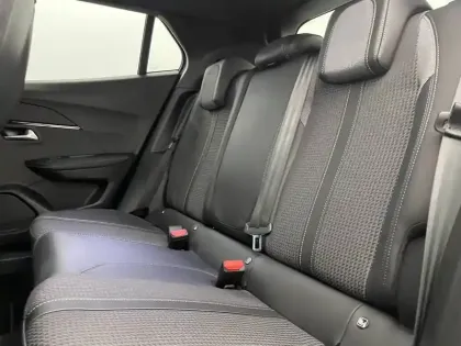 Photo 14 Peugeot 2008  PureTech 130 S&S EAT8