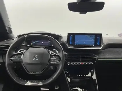 Photo 21 Peugeot 2008  PureTech 130 S&S EAT8
