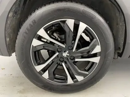 Photo 18 Peugeot 2008  PureTech 130 S&S EAT8