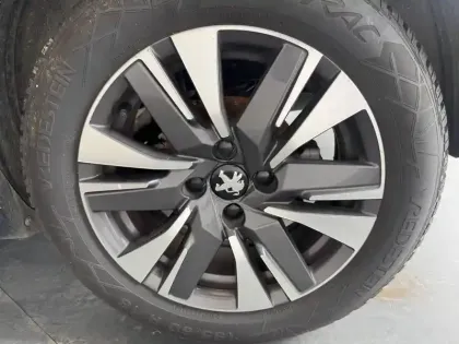 Photo 10 Peugeot 2008  PureTech 130ch S&S EAT6