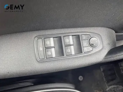 Photo 11 Renault Captur  E-Tech Plug-in 160