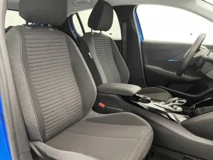 Photo 27 Peugeot 208  Electrique 50 kWh 136ch