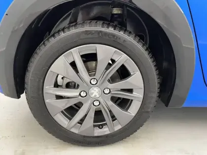 Photo 19 Peugeot 208  Electrique 50 kWh 136ch