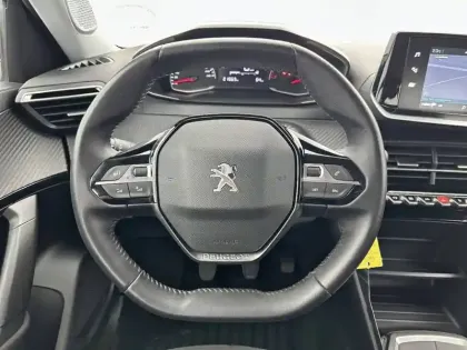 Photo 29 Peugeot 2008  PureTech 100 S&S BVM6