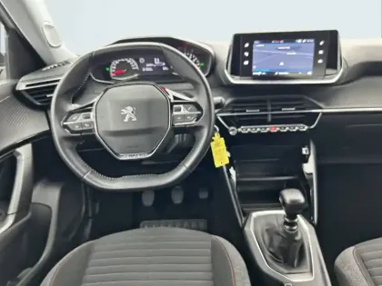 Photo 28 Peugeot 2008  PureTech 100 S&S BVM6