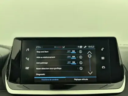 Photo 45 Peugeot 2008  PureTech 100 S&S BVM6