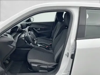 Photo 31 Peugeot 2008  PureTech 100 S&S BVM6
