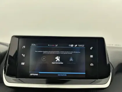 Photo 44 Peugeot 2008  PureTech 100 S&S BVM6