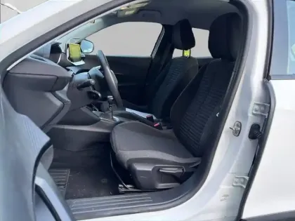 Photo 10 Peugeot 2008  PureTech 100 S&S BVM6