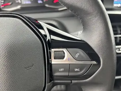 Photo 40 Peugeot 2008  PureTech 100 S&S BVM6