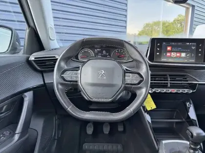 Photo 8 Peugeot 2008  PureTech 100 S&S BVM6