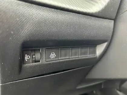 Photo 42 Peugeot 2008  PureTech 100 S&S BVM6