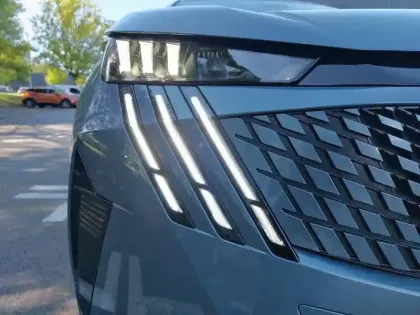 Photo 15 Peugeot 3008  Electrique 210 ch 73 kWh
