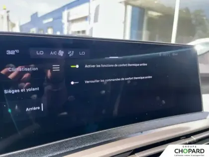 Photo 31 Peugeot 5008  Hybrid 145 ch e-DCS6