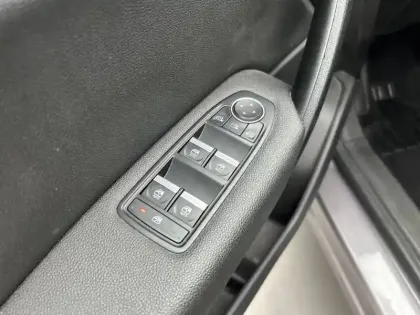 Photo 37 Renault Captur  Blue dCi 115 EDC