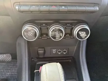 Photo 17 Renault Captur  Blue dCi 115 EDC
