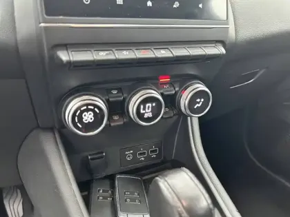 Photo 43 Renault Captur  Blue dCi 115 EDC