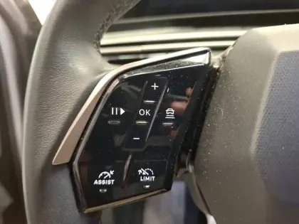 Photo 17 Peugeot 5008  Hybrid 136 e-DCS6
