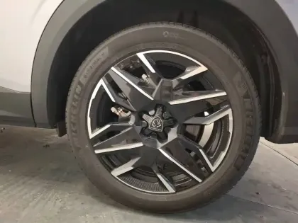 Photo 9 Peugeot 5008  Hybrid 136 e-DCS6