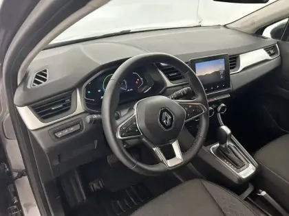 Photo 9 Renault Captur  E-Tech full hybrid 145