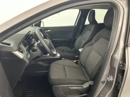 Photo 8 Renault Captur  E-Tech full hybrid 145