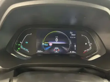 Photo 16 Renault Captur  E-Tech full hybrid 145