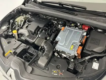 Photo 26 Renault Captur  E-Tech full hybrid 145