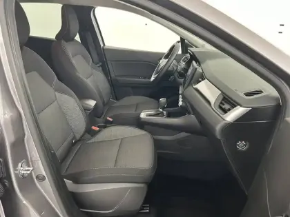 Photo 13 Renault Captur  E-Tech full hybrid 145