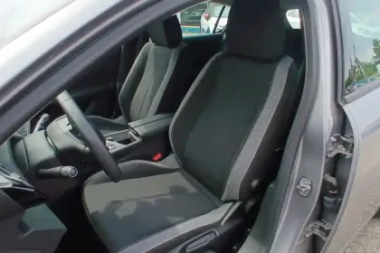 Photo 9 Peugeot 308  PureTech 130ch S&S BVM6