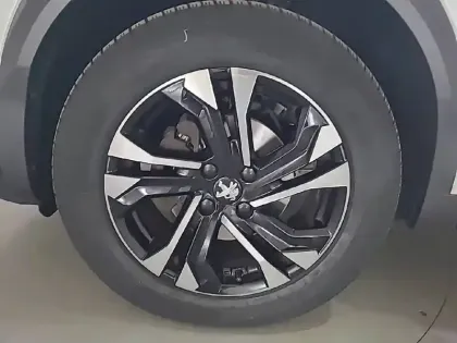 Photo 12 Peugeot 2008  PureTech 130 S&S EAT8