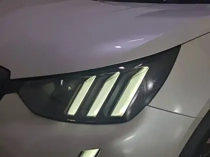Photo 15 Peugeot 2008  PureTech 130 S&S EAT8